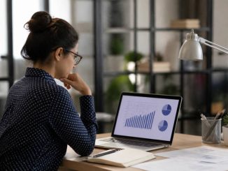 Comment préparer sa stratégie de contenu B2B pour être visible dans les réponses des IA génératives en 2026 ?